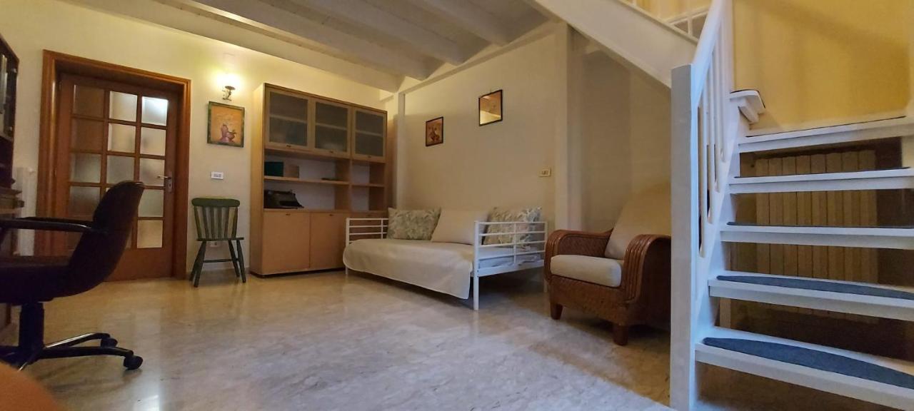 Holiday House Nel Cuore Di Bari Eksteriør billede